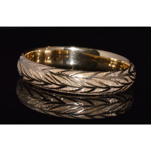 Gorgeous 14k Solid Gold Engraved Leaves Stacking Bangle Bracelet For Sale - Image 10 of 13