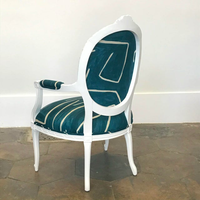 French Italian Vintage White Wood Arm Chair in Teal Graffito For Sale - Image 3 of 8