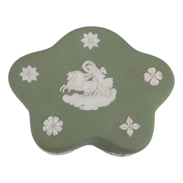 1950s Wedgwood Star Shaped Celedon Jasperware Trinket Box For Sale