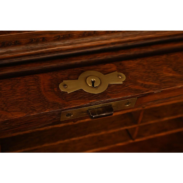 Exceptional Antique Quarter Sawn Oak Roll Top Desk With Carved 'Reading Hardware Co." Crest Panel For Sale - Image 14 of 18