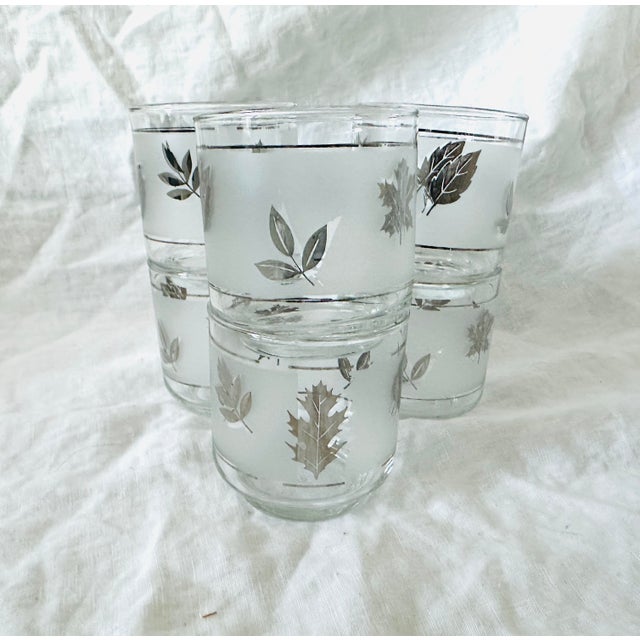 Vintage Libbey Silver Leaf Motif Rock Glasses a set of 6. Perfect for a MCM vibe. Pair with any glass cocktail shaker and...