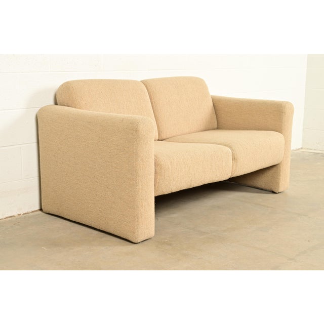 A gorgeous Mid-Century Modern upholstered loveseat By Milo Baughman for Thayer Coggin USA, 1970s Measures: 59.5"W x 34"D x...