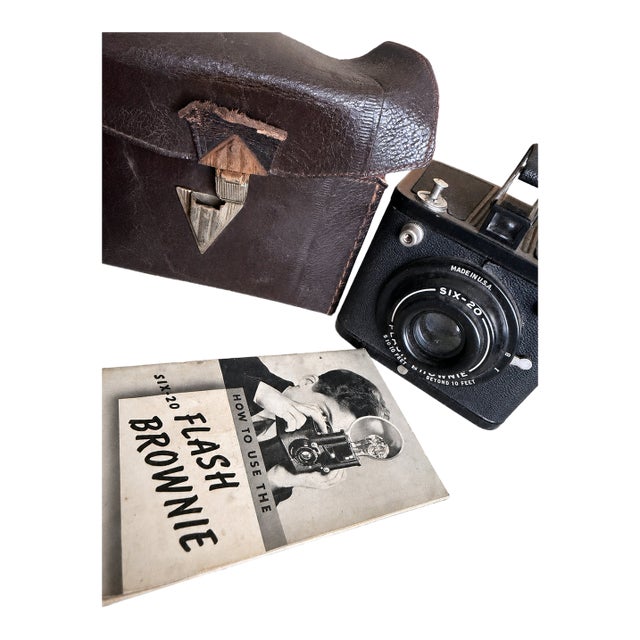 1940s Kodak Six-20 Flash Brownie For Sale