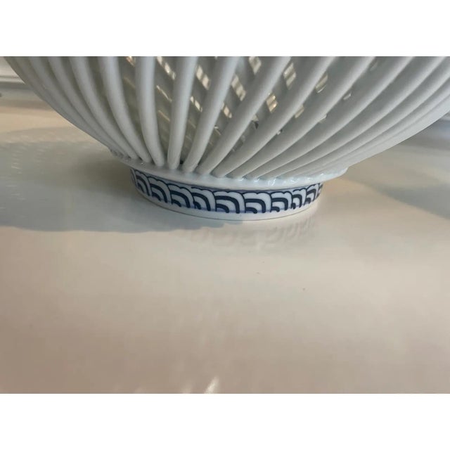 Mid 20th Century Vintage Chinoiserie French Lattice Decorative Bowl For Sale - Image 5 of 8