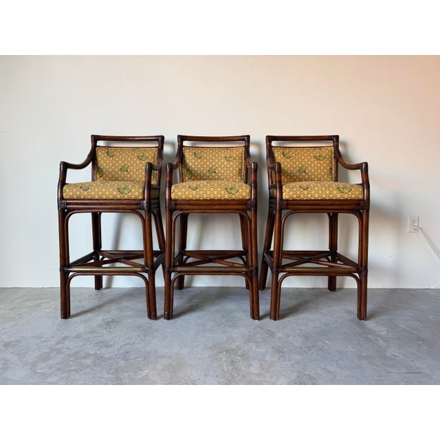 1990s Vintage McGuire-Style Target Back Rattan & Leather Bar Stools – Set of 3 For Sale - Image 5 of 12