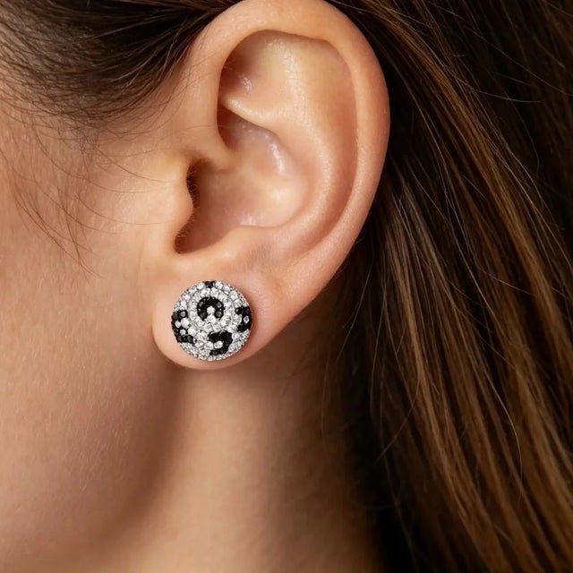 Modern Late 20th Century 18K White Gold Multi Color Fancy Diamond Earrings, Pair For Sale - Image 3 of 3