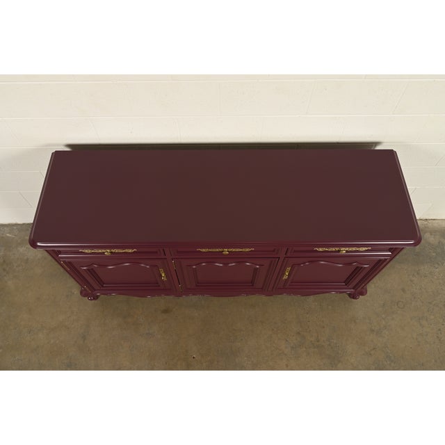 1950s Baker Funiture Style French Provincial Louis XV Burgundy Lacquered Sideboard Credenza, Newly Refinished For Sale - Image 5 of 18