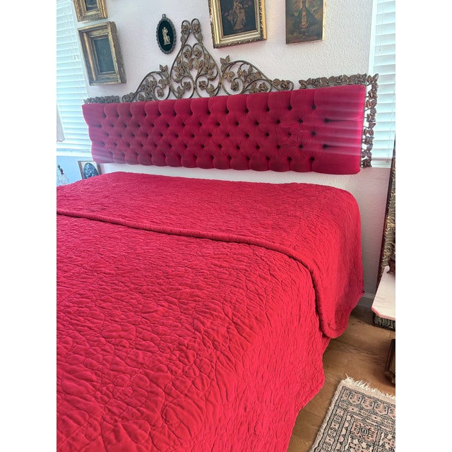 Late 19th Century Vintage Hollywood Regency King Bed & Matching Tufted Velvet Bench For Sale - Image 5 of 12