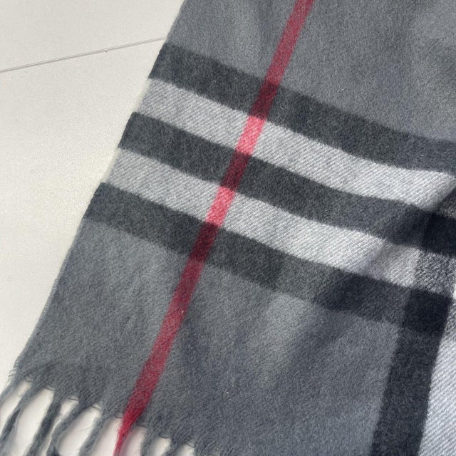 Gray Burberry Light Grey Plaid 100% Cashmere Scarf For Sale - Image 8 of 8