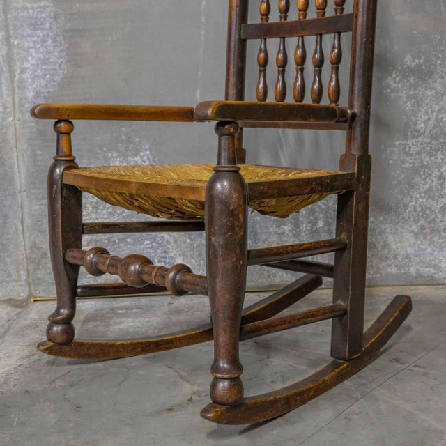18th Century English Spindle Back Rocker For Sale - Image 3 of 10