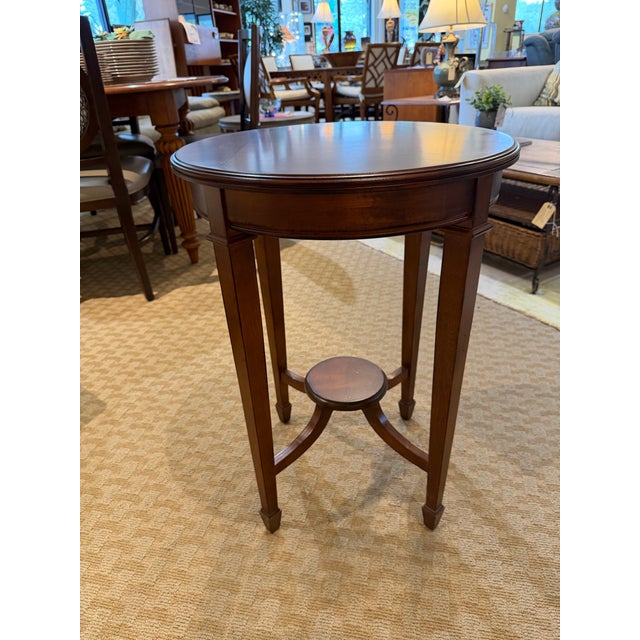 Wood Vintage Hekman Federal Style Inlaid Mahogany Round Occasional Table With Glass Top For Sale - Image 7 of 8