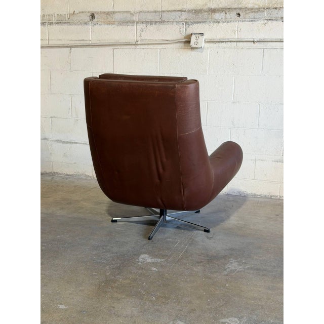 1970s Dark Brown Tufted Leather Swivel Lounge Chair Danish Mid-Century Modern 1970s For Sale - Image 5 of 9