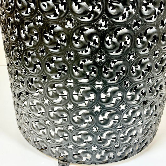 Black 1980s Vintage Neoclassical Italian Hollywood Regency Pierced Metal Open Hamper. For Sale - Image 8 of 11