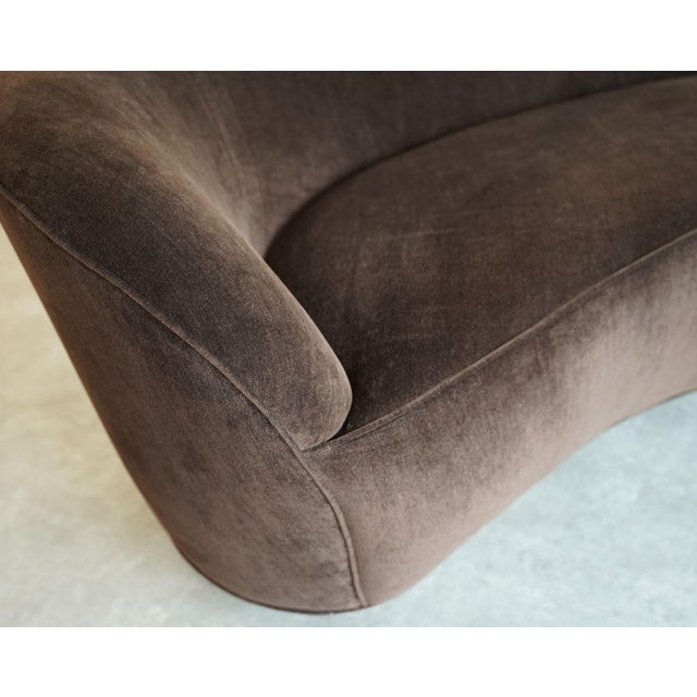 Brown Serpentine Sofa by Vladimir Kagan for Directional, C. 1970s For Sale - Image 8 of 10