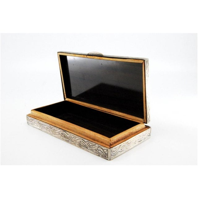 Smooth Silver Snuffbox with Wood-Lined Interior For Sale - Image 5 of 11