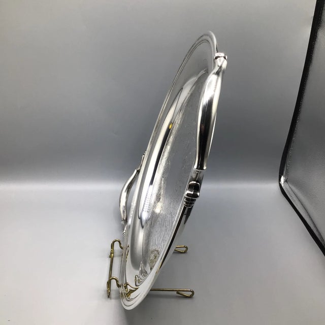 Oneida Oneida Round Silver Plated Tray With Handles - 1970 For Sale - Image 4 of 13