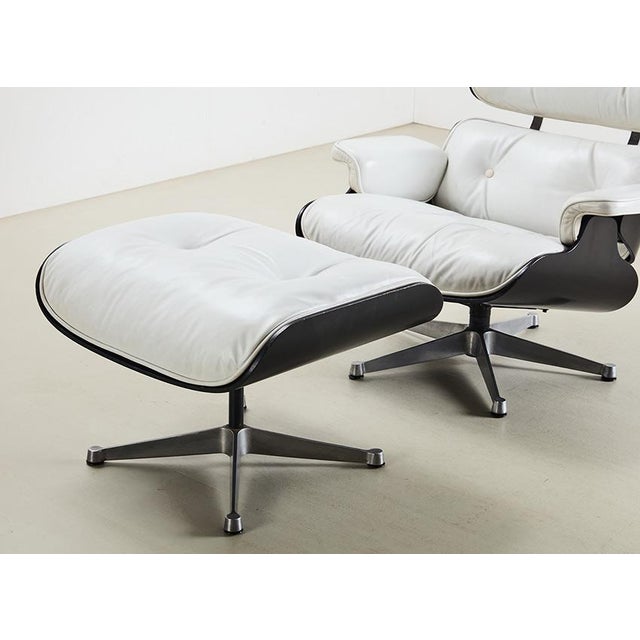 Wood Set of Model 670 Lounge Chair and 671 Ottoman by Charles and Ray Eames by ICF for Herman Miller, 1960s-1970s For Sale - Image 7 of 13