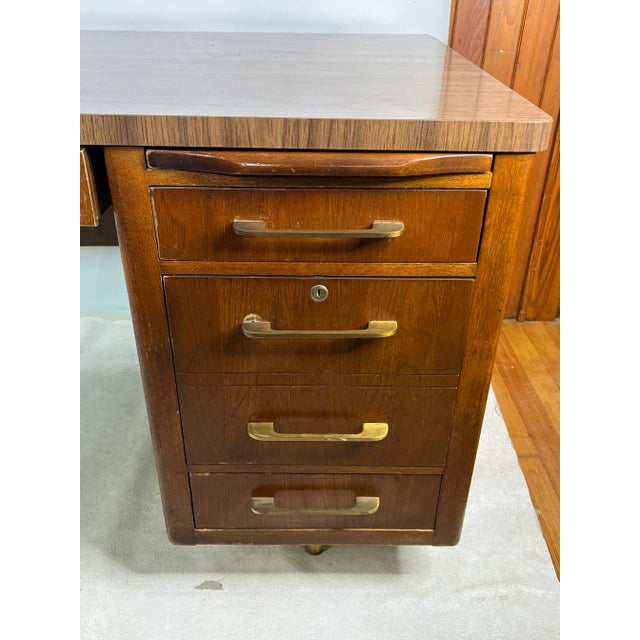 Mid Century Executive Boomerang Desk For Sale In New York - Image 6 of 12