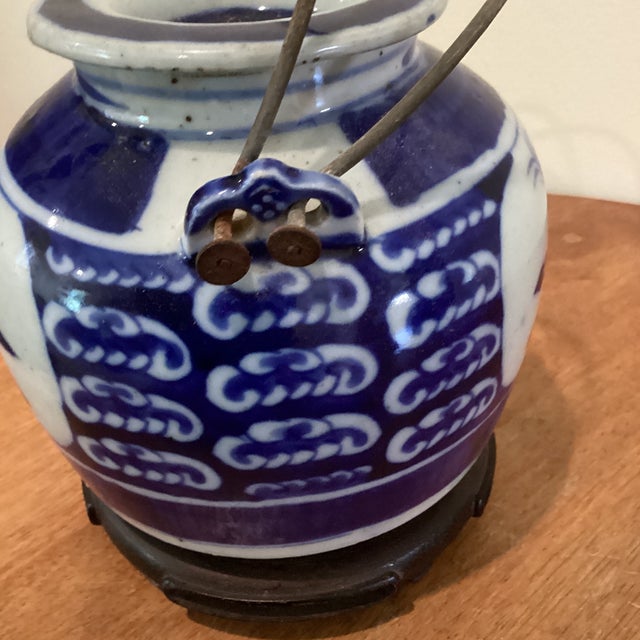 Early 19th Century Antique Chinese Export Blue & White Porcelain Teapot W/Wire Bail Handles Qing Dynasty Stamped on Wood Base For Sale - Image 5 of 12