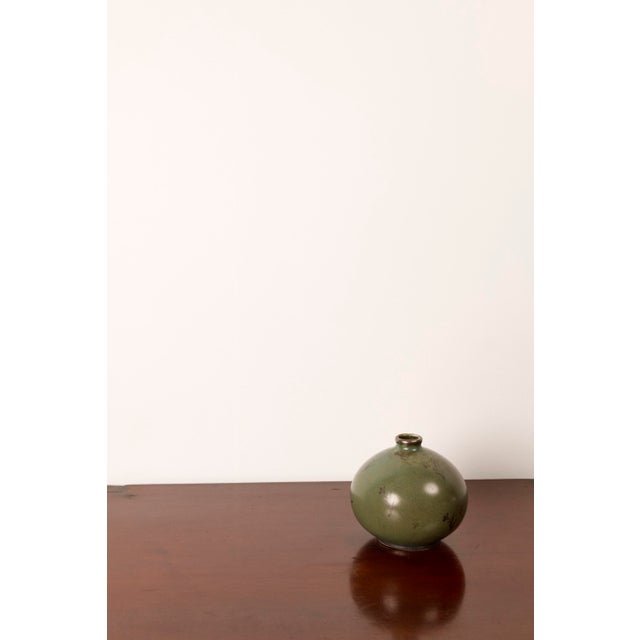 Art Deco Ceramic Vase by Arabia Finland – 1940s This charming Art Deco vase by Arabia Finland from the 1940s features a...