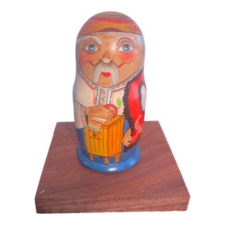 Vintage Russian Nesting Doll Set of 7 Pieces , Narrative Family Set , Grandfather or Hulk Hogan, Signed Sergiev Posad Matryoshka, Each Doll Different For Sale