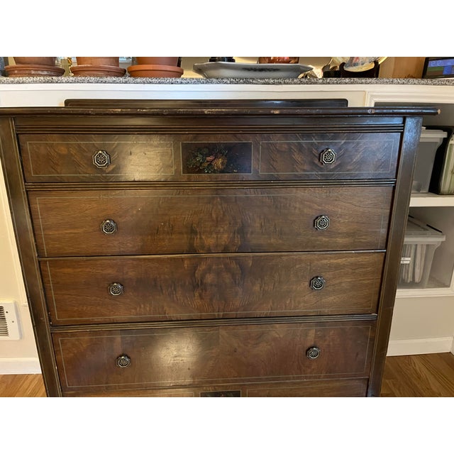 Sligh-Lowry Furniture Co. Antique Mahogany 4 Drawer Dresser With Casters. By Charles R Sligh For Sale - Image 4 of 12