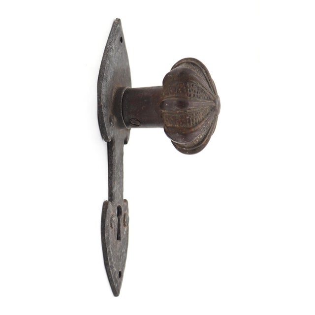 Early 20th Century Arts & Crafts Cast Iron Dummy Single Door Knob Set With Plate For Sale - Image 4 of 5
