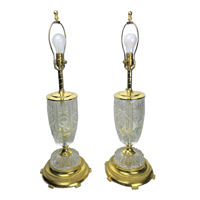 The Luminaries: A Rare Pair of 1970s Internally Lit Lead Crystal Statement Lamps For Sale
