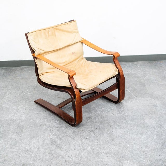 Mid Century Danish Modern Lounge Chair Brown Leather Armchair Tan Saddle Arms For Sale - Image 9 of 12