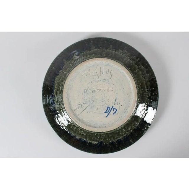 Ceramic Large Mid-Century Danish Low Bowl in Deep Blue and Moss Green Glazed Stoneware by Per Linnemann-Schmidt for Palshus, 1960s For Sale - Image 7 of 9