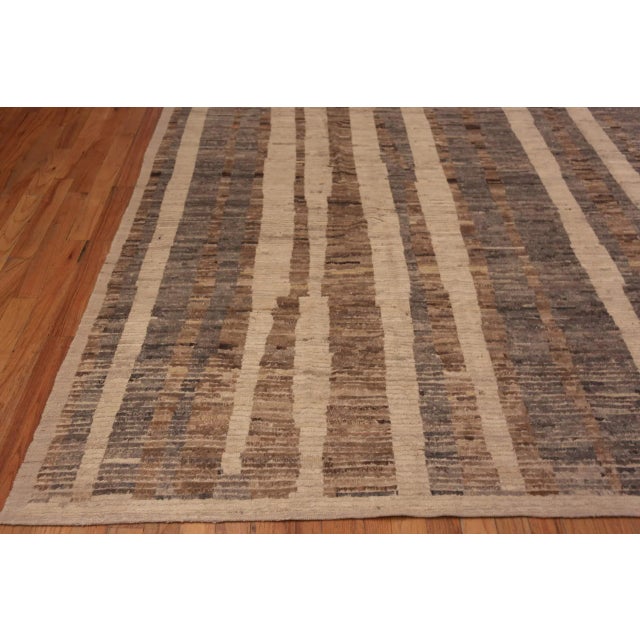 Nazmiyal Collection Modern Area Area Rug For Sale - Image 9 of 9