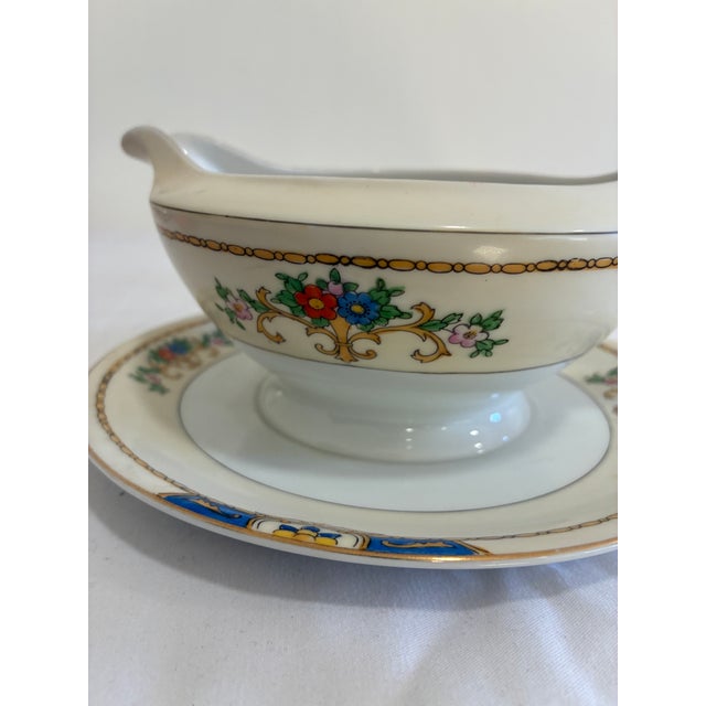 Traditional Vintage Meito China Hand-Painted Floral Gravy Boat With Underplate For Sale - Image 3 of 8