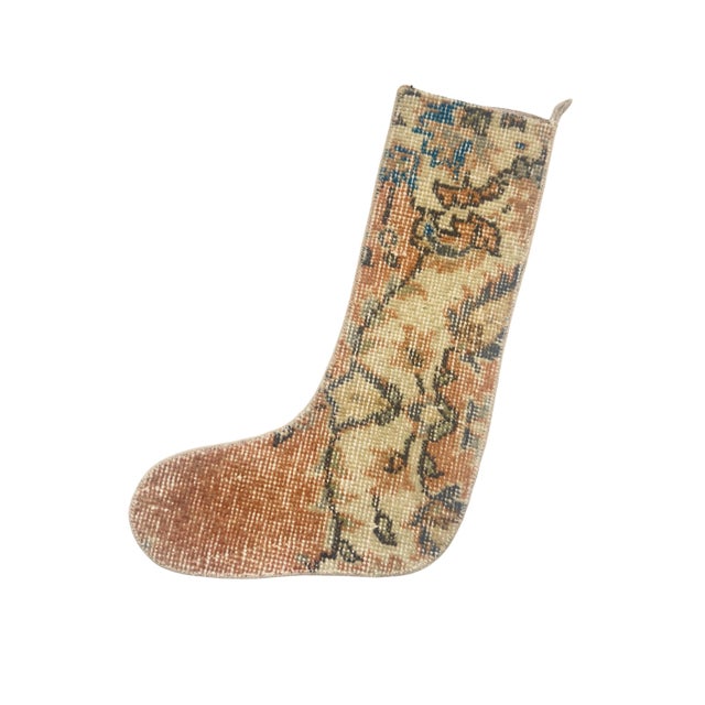 2020s Terracotta Toe Vintage Kilim Christmas Stocking, Cream Floral Vine Wool, 11.8 X 17.7 in – One of a Kind Turkish Decor For Sale - Image 5 of 7
