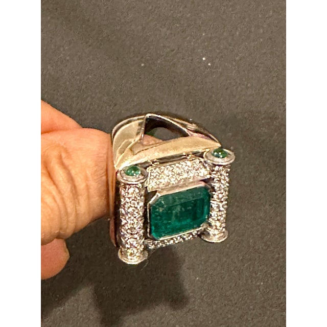 The School of Paris GIA Certified 8ct Emerald Cut Colombian Emerald Diamond Ring 18kt White Gold For Sale - Image 3 of 18