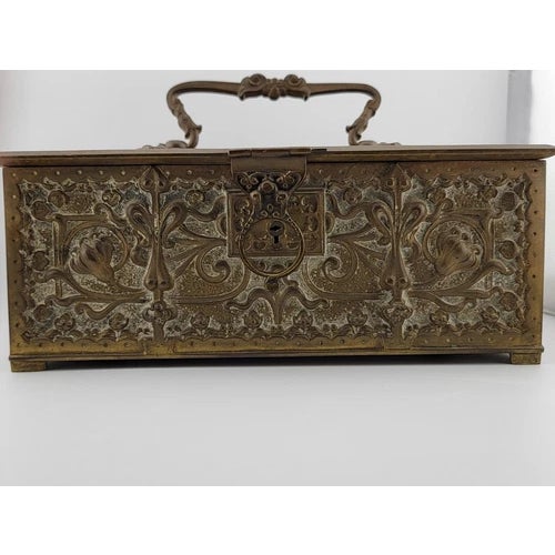 Rare Gourgeous Antique Victorian Renaissance 1880 German Heavy Brass Repousse Jewelry Casket/ Trinket For Sale In Houston - Image 6 of 12