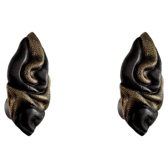 Black Vintage Finish Wall Lamps in Brass Finish and Bronze, Set of 2 For Sale - Image 8 of 8