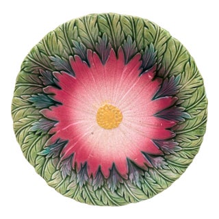 French Majolica Daisy Plate Orchies, Circa 1890 For Sale
