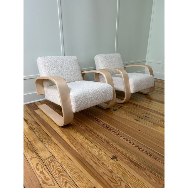 Mid-Century Modern Artek Aalto 400 “Tank” Chair - Set of 2, Newly Upholstered & Refinished For Sale - Image 3 of 7