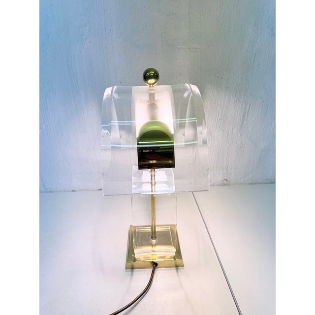 Modern Hollywood Regency Table Lamp in Acrylic and Gold-Plated Metal, 1970s For Sale - Image 3 of 16