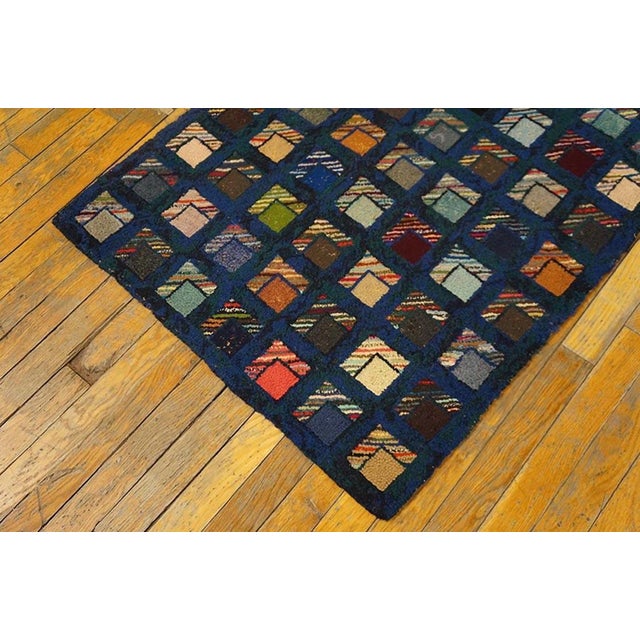 Early 20th Century 1920s Multicolor Geometric Antique Log Cabin American Hooked Rug 2'7" X 3'3" Handknotted Wool Carpet For Sale - Image 5 of 5