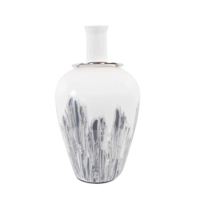 Kenneth Ludwig Chicago The Albrecht Thin Necked Glass Vase, Medium For Sale - Image 4 of 10