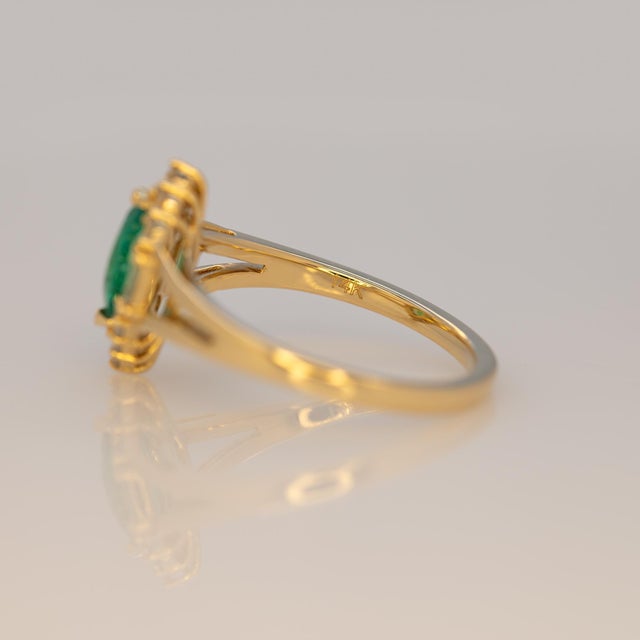 Green Colombian Emerald Ring With Earth Mined Diamond Accents: Solid 14k Gold, Size 6.75 For Sale - Image 8 of 8