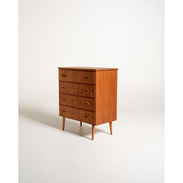 Scandinavian Teak Chest of Drawers with Recessed Handles, 1950s For Sale - Image 3 of 10