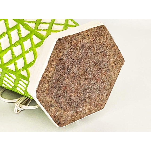 1960s Palm Beach Regency Style Bamboo/Trellis Glazed Ceramic Lamp For Sale - Image 10 of 10