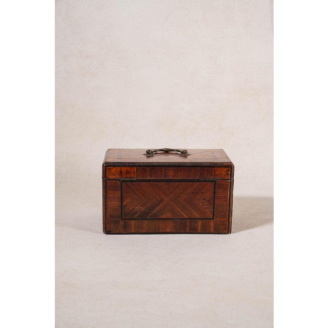 18th Century Inlaid Tea Caddy With Handle (C. 1760) | Complete With Original Fittings + Working Key For Sale - Image 4 of 4