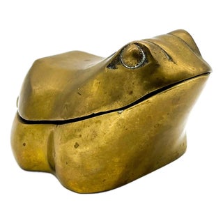 Vintage Brass Frog Trinket Box – Hollywood Regency / Whimsical For Sale