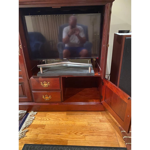 Wood Pennsylvania House Cherry Wood Entertainment Cabinet Excellent Condition Late 20th Century For Sale - Image 7 of 8