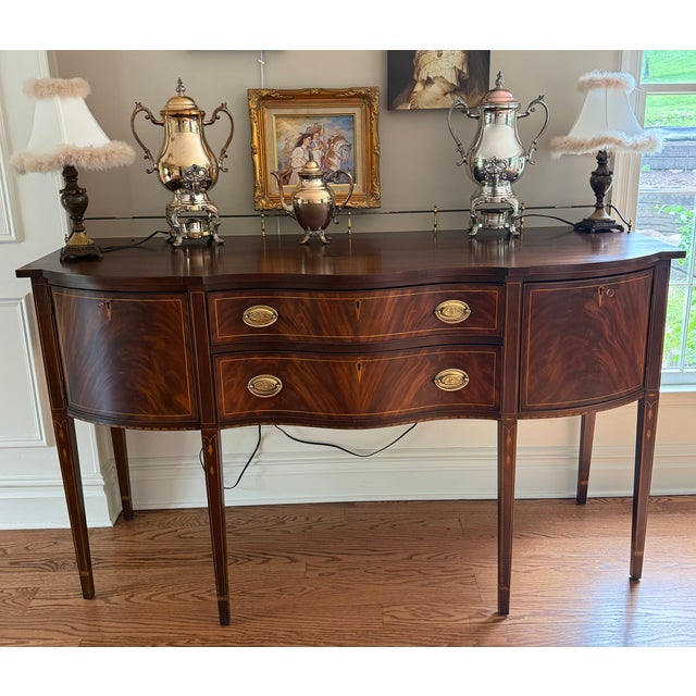 Hepplewhite 1980s Henkel Harris Federal/Hepplewhite Style Mahogany Sideboard With Inlay For Sale - Image 3 of 18