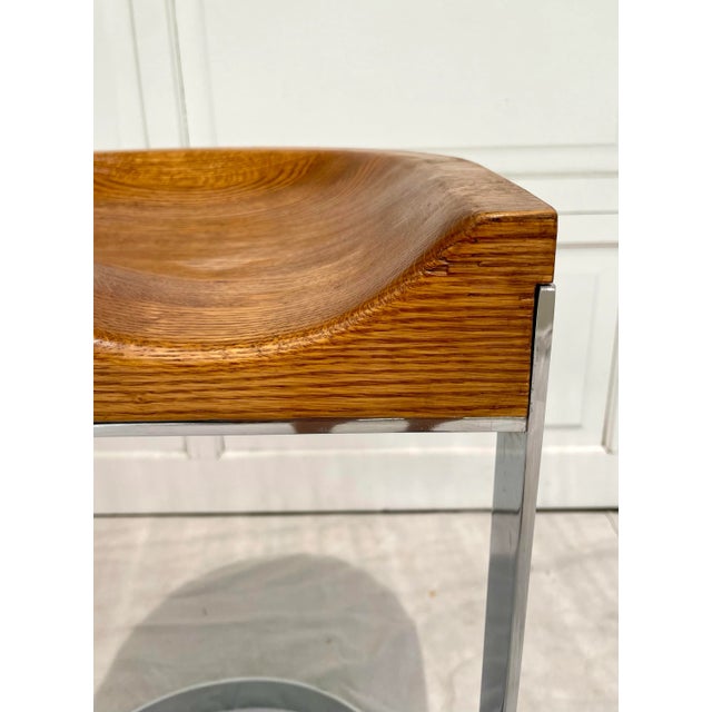 Pair of Oak and Chrome Counter Barstools by Warren Bacon For Sale In Los Angeles - Image 6 of 12