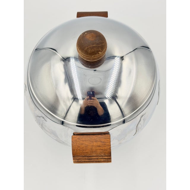 Wood Vintage West Bend Aluminum Co. West Bend Penguin Hot & Cold Server / Ice Bucket For Sale - Image 7 of 10